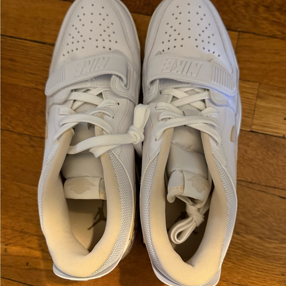 Nike Classic White Air Jordan Shoes